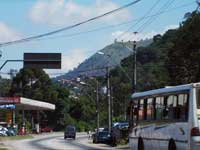 bairros de Petrópolis, Correas é um bairro de petropolis que está perto do bairro Cascatinha, que está perto do bairro bela vista, que está perto do bairro boa vista, que está perto do bairro carangola, que está perto do bairro retiro, que está perto do bairro que se chama quarteirão brasileiro, por onde é possivel chegar até o bairro da mosela, cujo nome é herança dos colonos que fazem parte de Petrópolis, e contribuiram largamente para a criação da cidade serrana